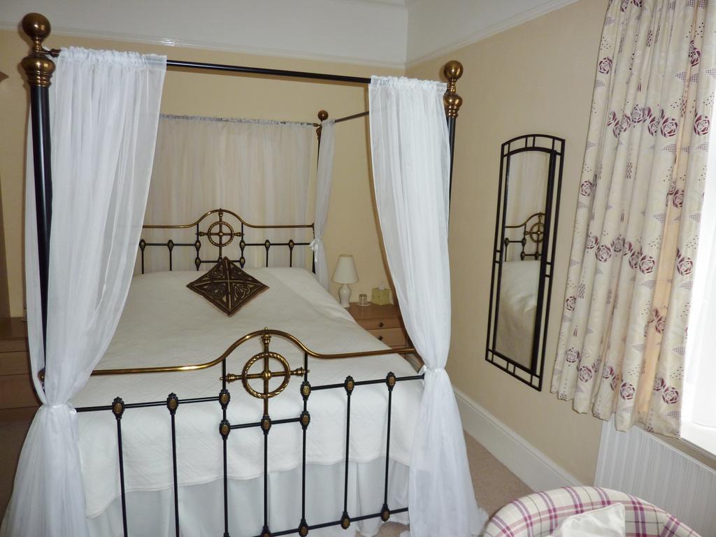 The Manse 3*